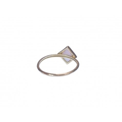 Ring aus Gelbgold mit Opal