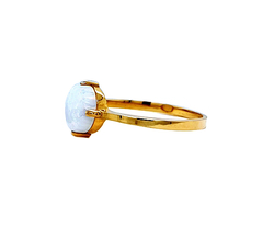 Ring aus Gelbgold mit Opal