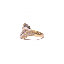 Ring aus Gelb- und Weissgold mit Zirkonia