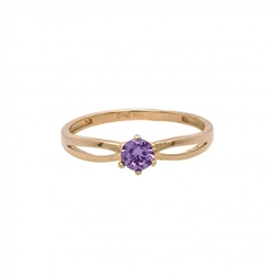 Ring aus Gelbgold mit violettem Zirkonia