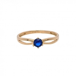 Ring aus Gelbgold mit blauem Zirkonia