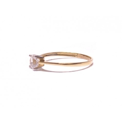 Ring aus Gelbgold mit Zirkonia